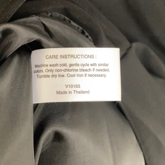 ❄️ Gallery Petite 4-Button Coat - Picture 6 of 7